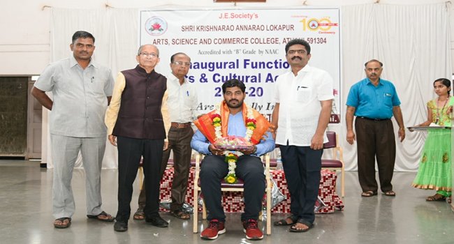 felicitates for The first handball coach Prakash Naragatti